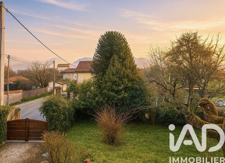 Maison - 241 m² - 8 pièces