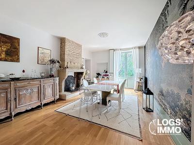 Maison - 347 m² - 10 pièces