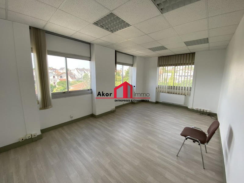 Bureau - 244 m²
