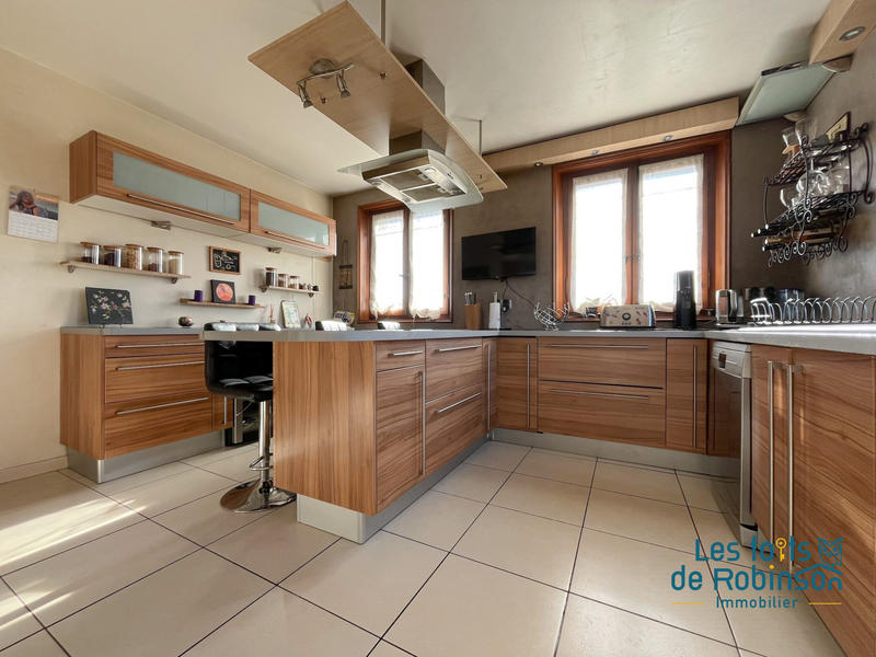 Maison - 184 m² - 7 pièces