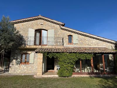 Villa - 185 m² - 8 pièces
