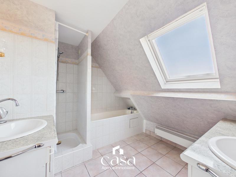 Maison - 190 m² - 6 pièces