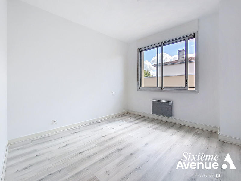 Appartement - 100 m² - 5 pièces