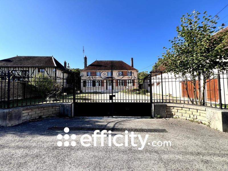 Maison - 266 m² - 10 pièces