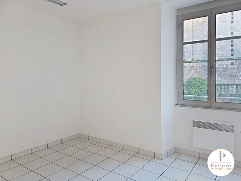 Local commercial - 199 m² - 9 pièces