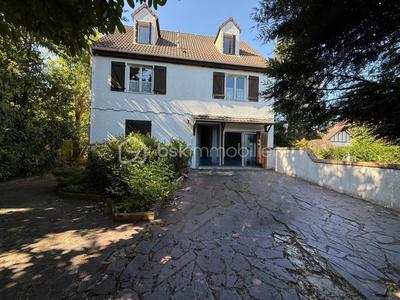 Maison - 193 m² - 8 pièces