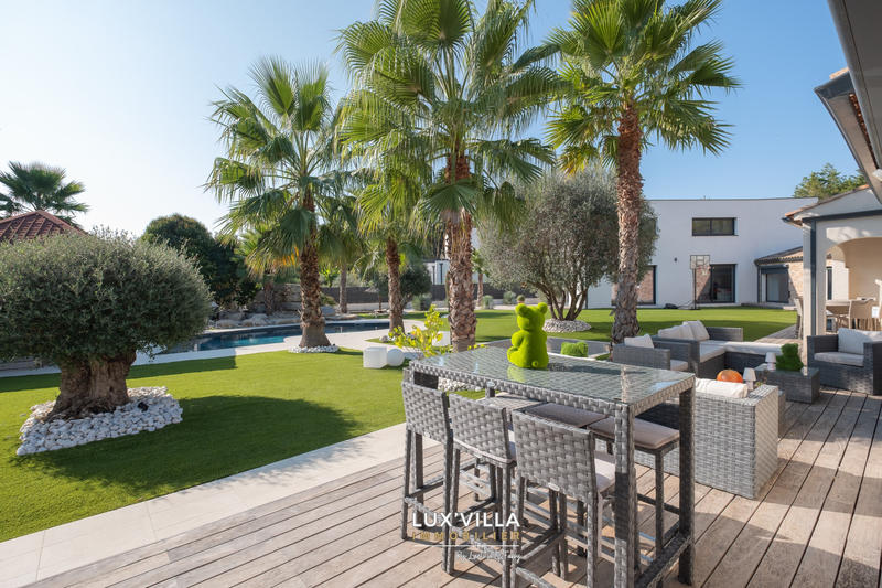 Villa - 344 m² - 12 pièces