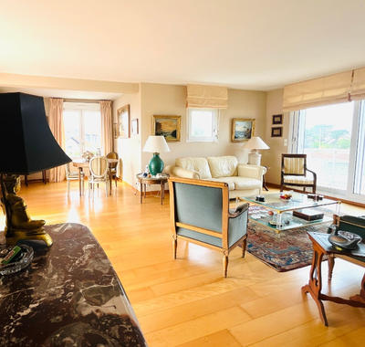 Appartement - 99 m² - 4 pièces