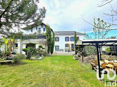 Maison - 382 m² - 9 pièces