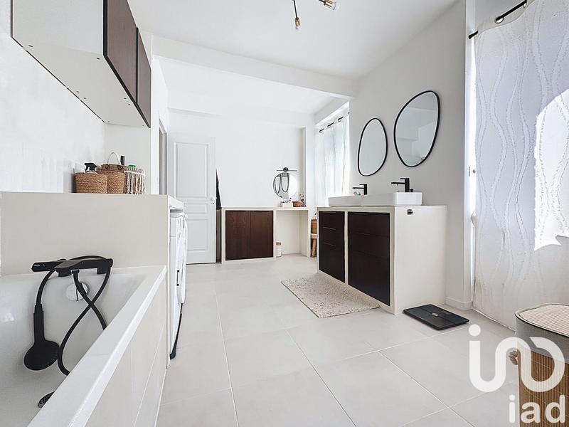 Maison - 191 m² - 8 pièces