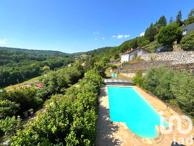 Maison - 220 m² - 7 pièces