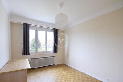 Maison traditionnelle - 196 m² - 7 pièces