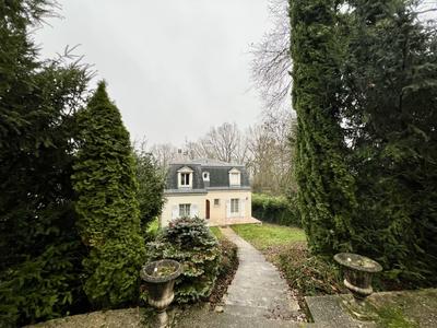 Maison - 200 m² - 6 pièces