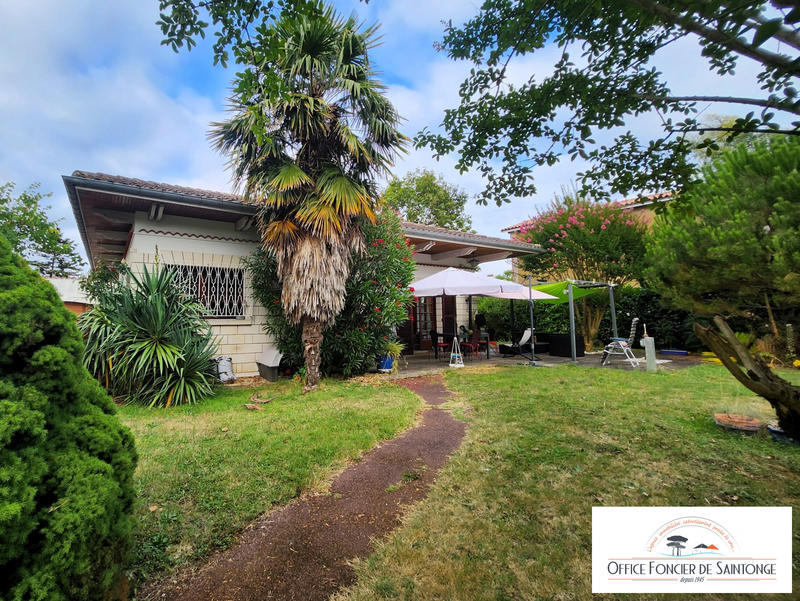 Maison traditionnelle - 185 m² - 8 pièces