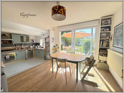 Maison - 99 m² - 5 pièces