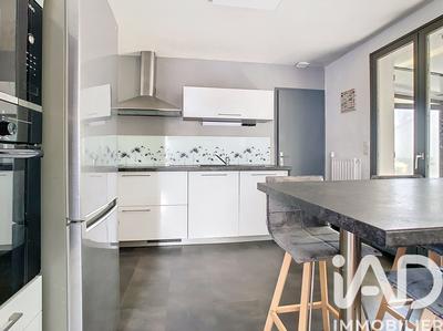 Maison - 112 m² - 7 pièces