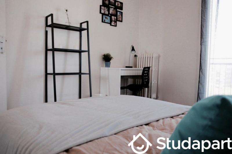 Chambre - 13 m² - 1 pièce