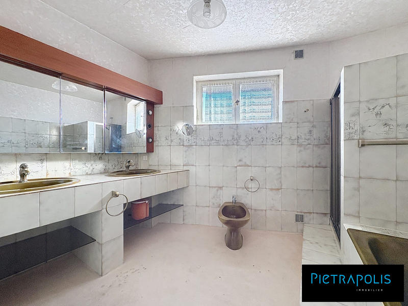 Appartement - 80 m² - 4 pièces