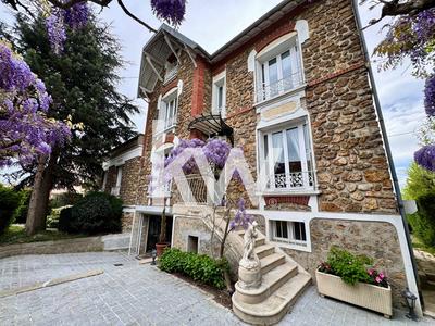 Maison - 380 m² - 10 pièces