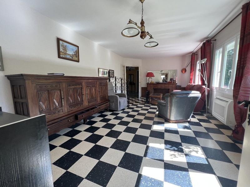 Maison - 137 m² - 7 pièces