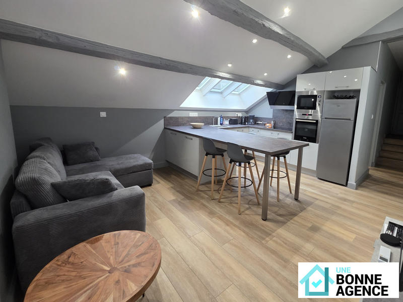 Maison - 340 m² - 9 pièces