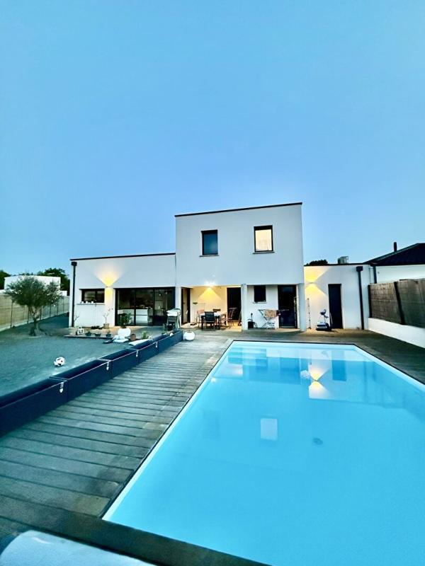 Villa - 180 m² - 8 pièces