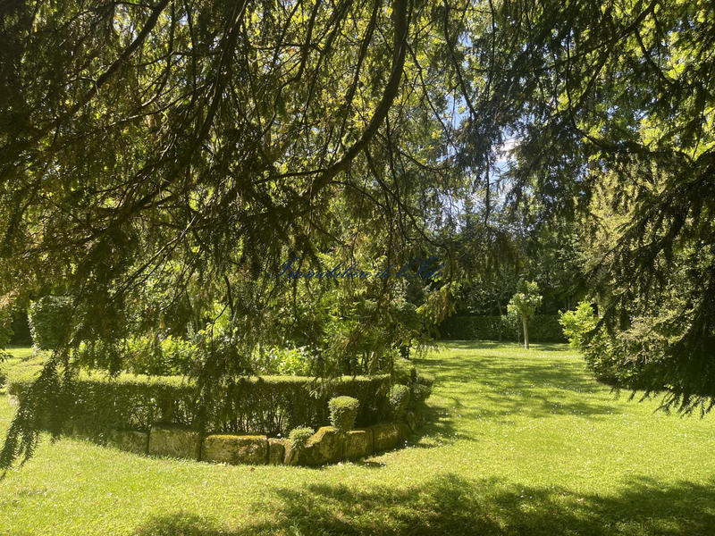 Maison - 320 m² - 8 pièces