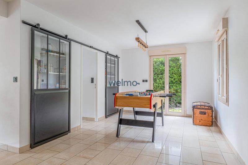 Maison - 245 m² - 8 pièces