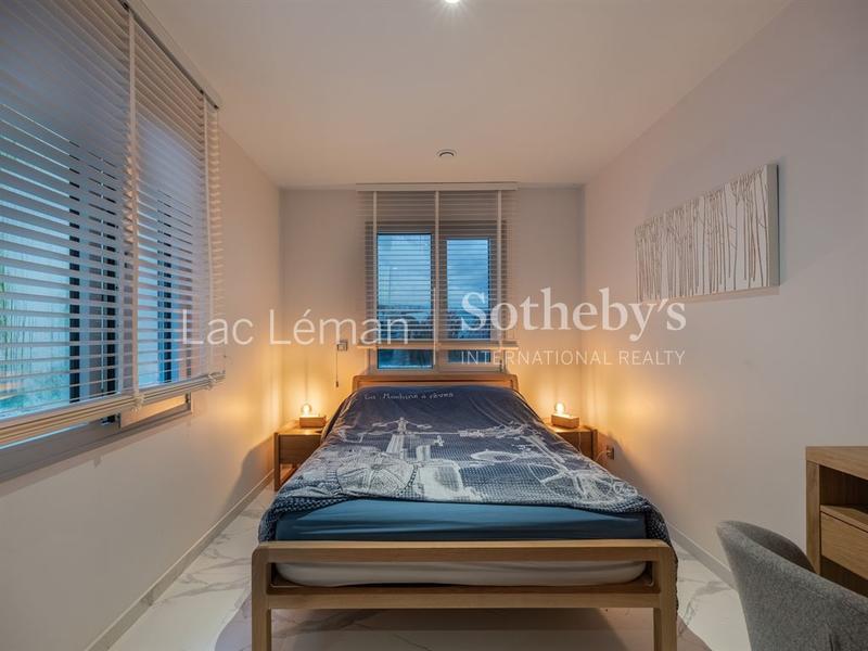 Maison - 245 m² - 8 pièces