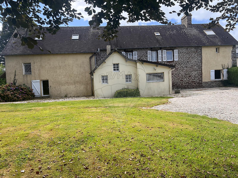 Maison - 300 m² - 11 pièces