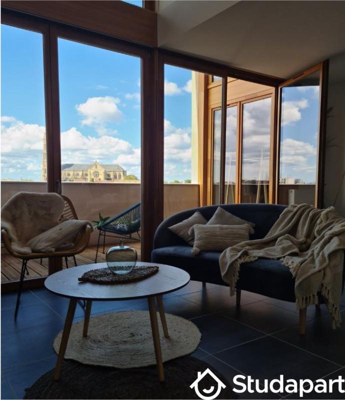 Chambre - 11 m² - 1 pièce