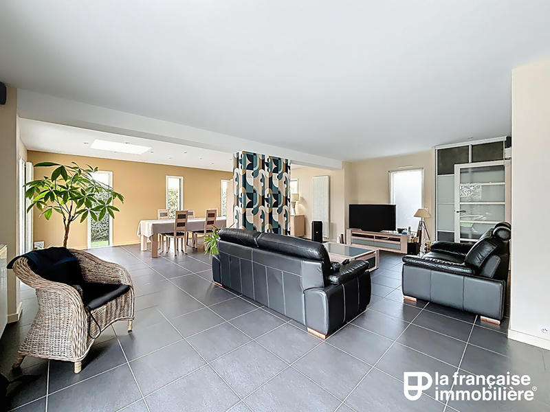 Maison - 137 m² - 6 pièces