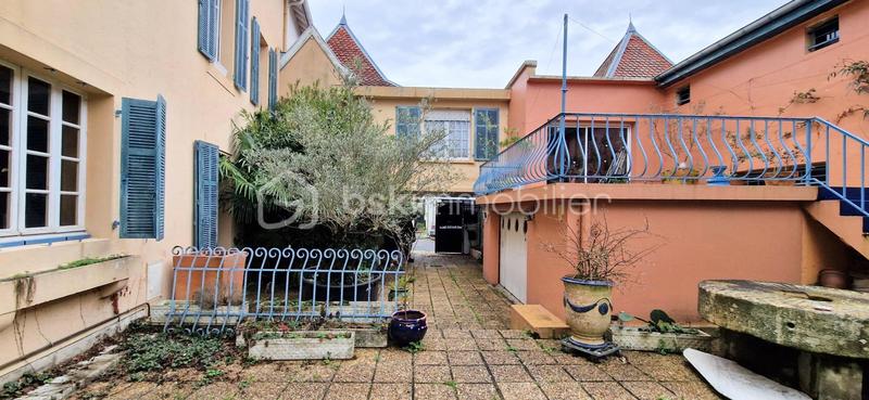 Immeuble - 415 m² - 10 pièces