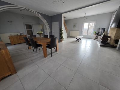 Maison - 163 m² - 6 pièces