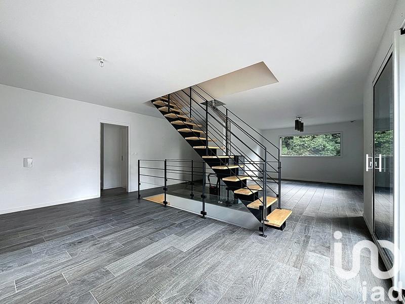 Maison - 169 m² - 8 pièces