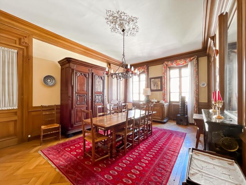 Appartement - 189 m² - 6 pièces