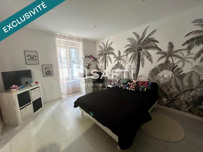 Maison - 283 m² - 10 pièces