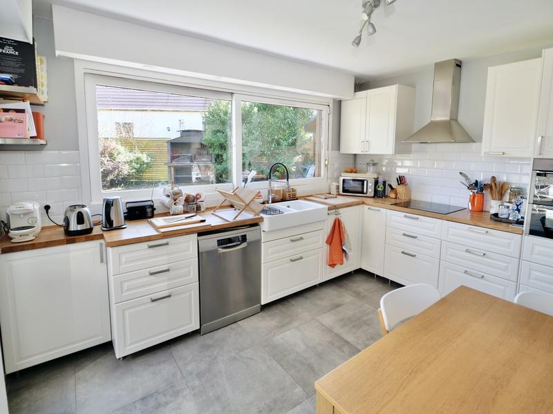 Maison - 181 m² - 7 pièces