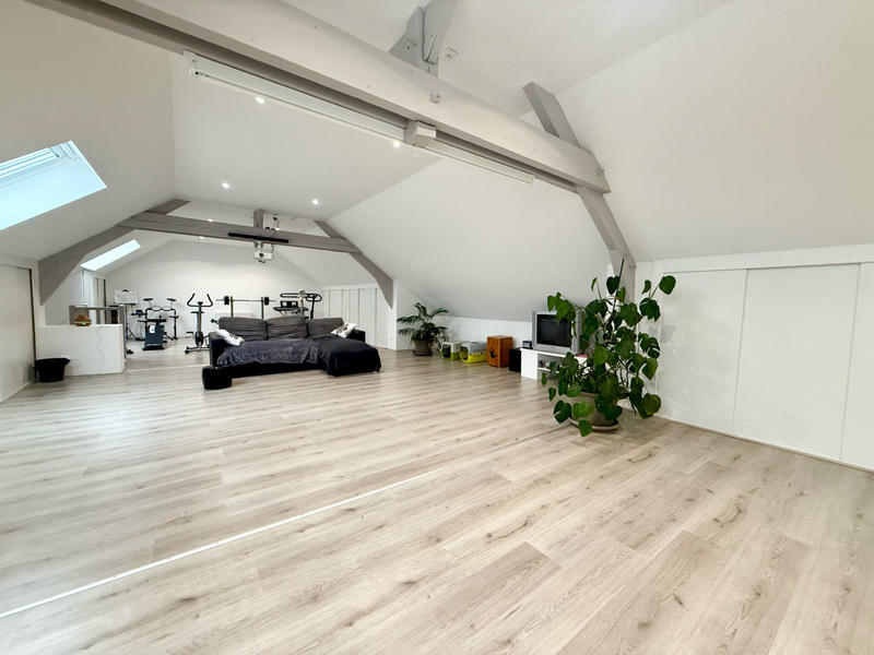 Maison - 276 m² - 8 pièces