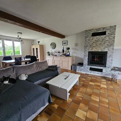 Maison - 240 m² - 8 pièces