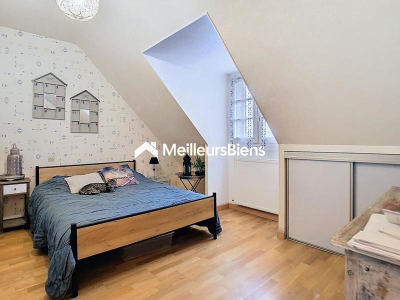 Maison traditionnelle - 112 m² - 6 pièces