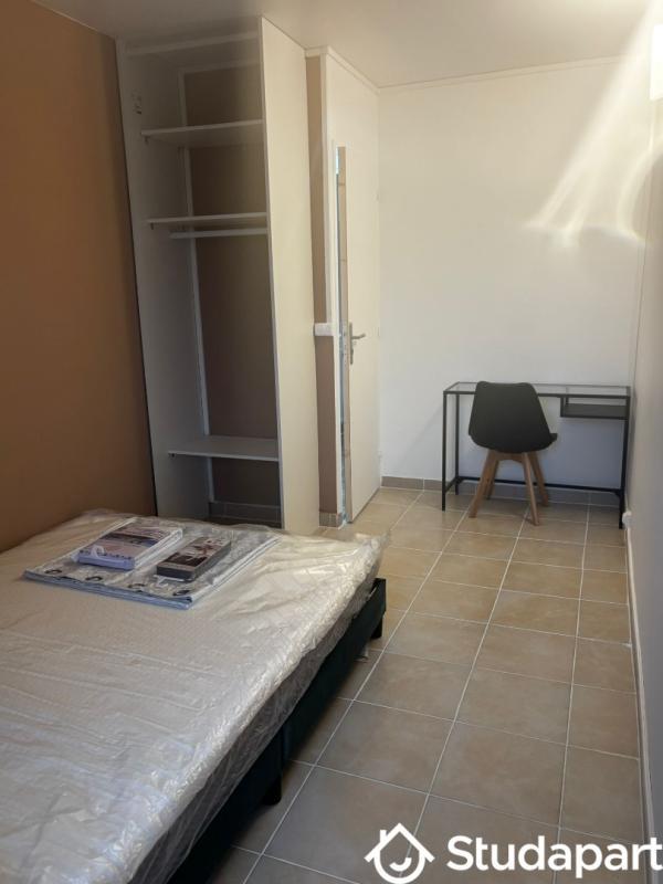 Chambre - 10 m² - 1 pièce