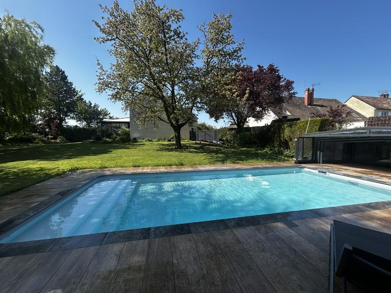 Maison - 199 m² - 9 pièces