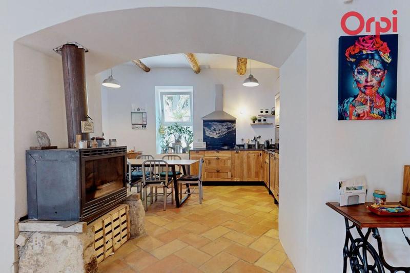 Maison - 245 m² - 6 pièces