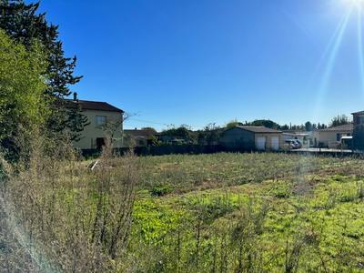 Terrain constructible - 683 m²