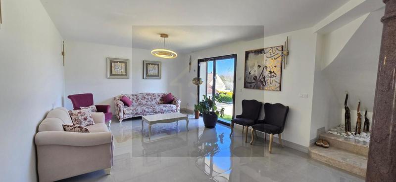 Maison - 315 m² - 8 pièces