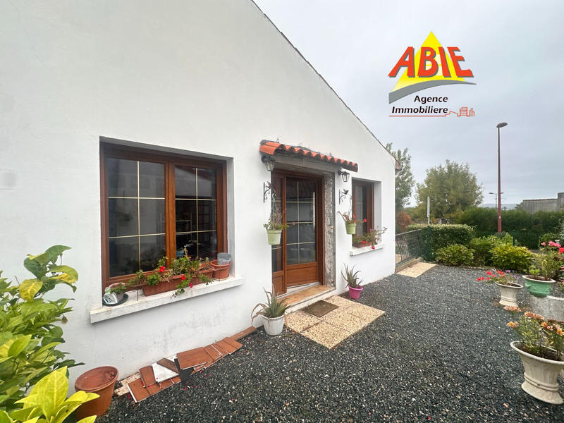 Maison - 272 m² - 10 pièces