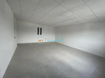 Local d'activité / Entrepôt - 115 m²