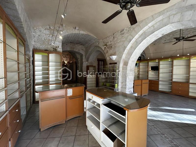 Local commercial - 145 m² - 2 pièces