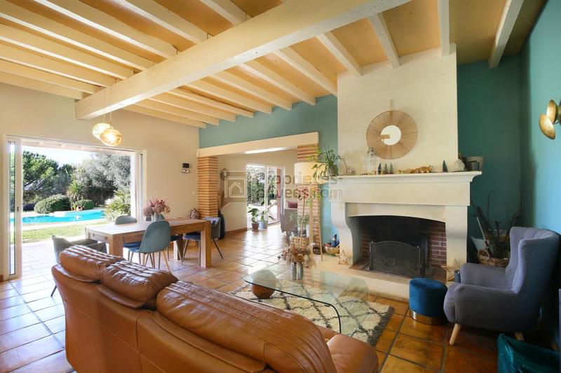 Maison - 225 m² - 7 pièces